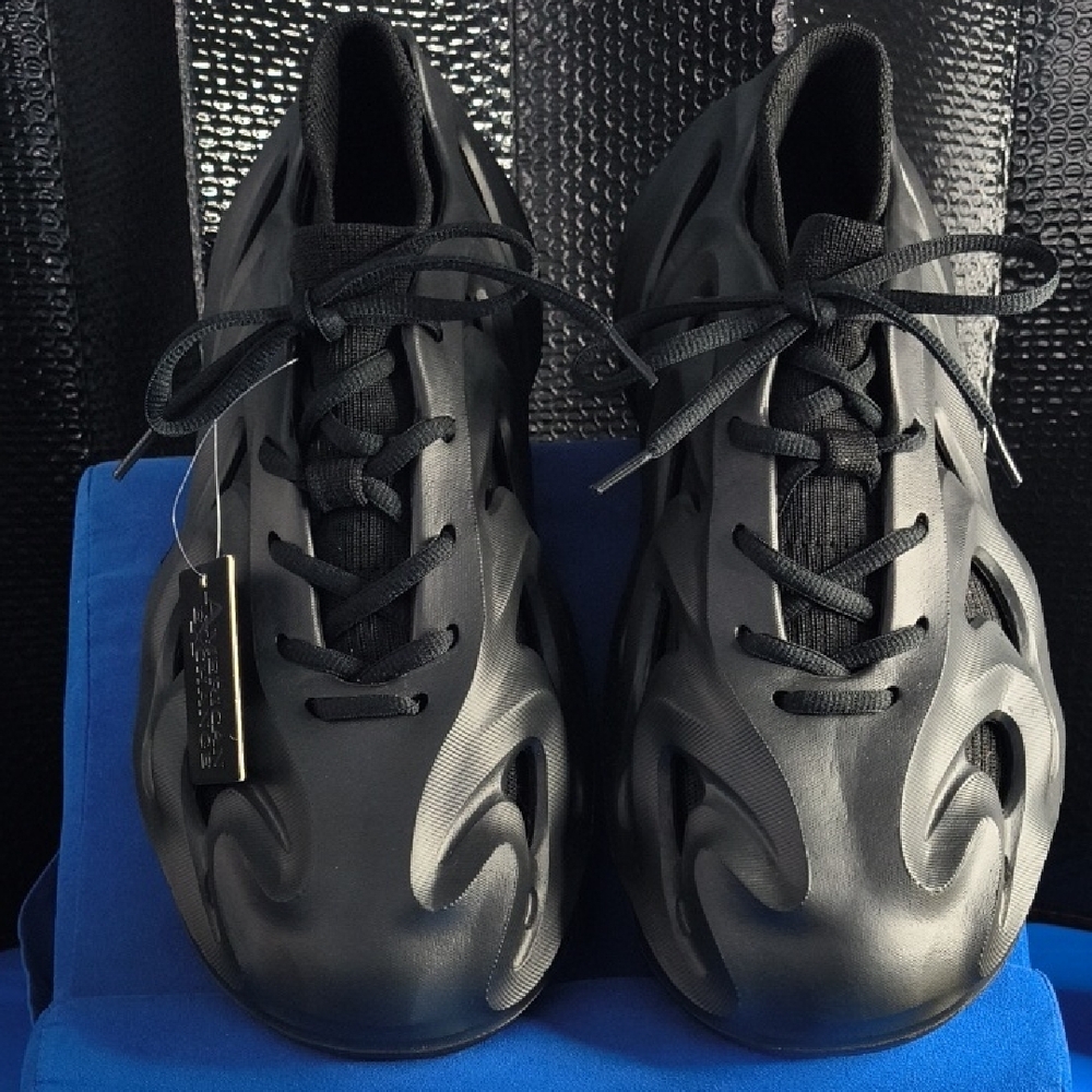 American Exchange Black Sneakers with Modern Design